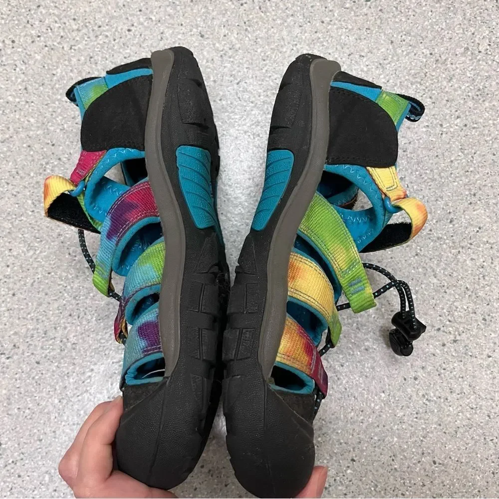 KEEN OUTDOOR Newport H2 Sandals Rainbow Tie Dye Big Kids 5 Unisex